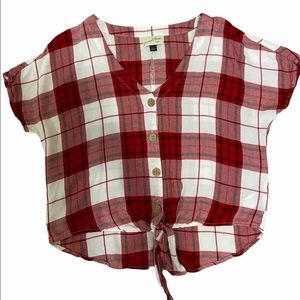 Universal Thread Cropped Button Up Shirt